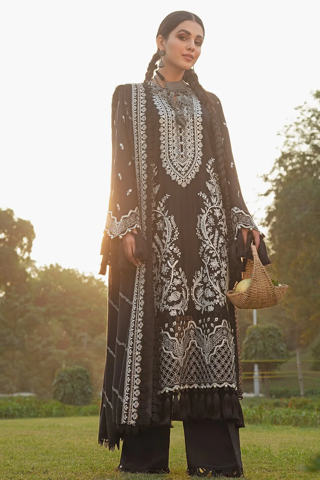 Afrozeh · Sardiyon Ki Kahani Winter Collection '21 – Amaya