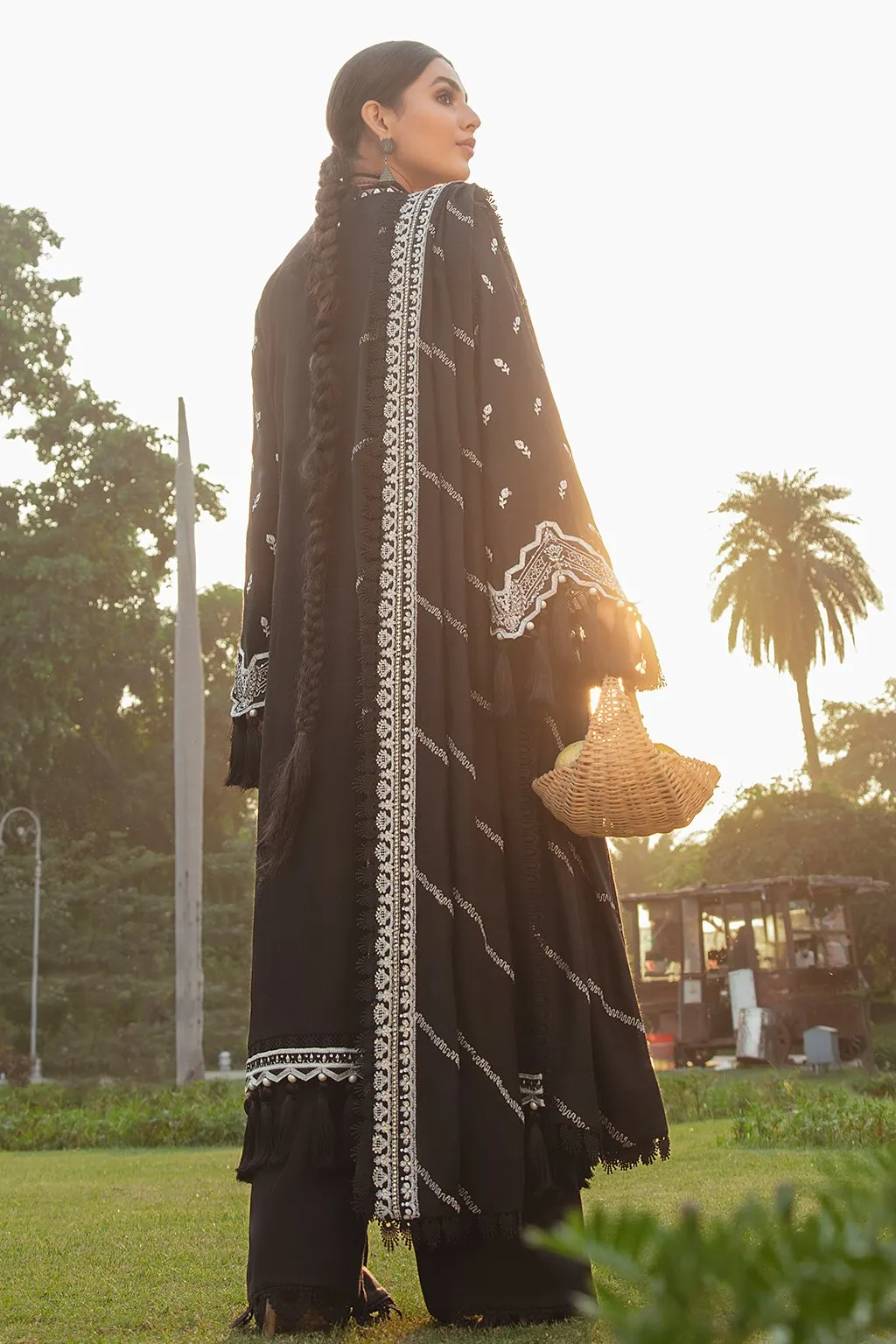 Afrozeh · Sardiyon Ki Kahani Winter Collection '21 – Amaya